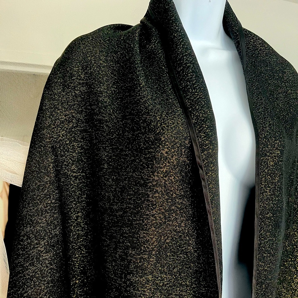 🎉New Stunning Bernie of New York black+gold glitter wrap scarf limited edition